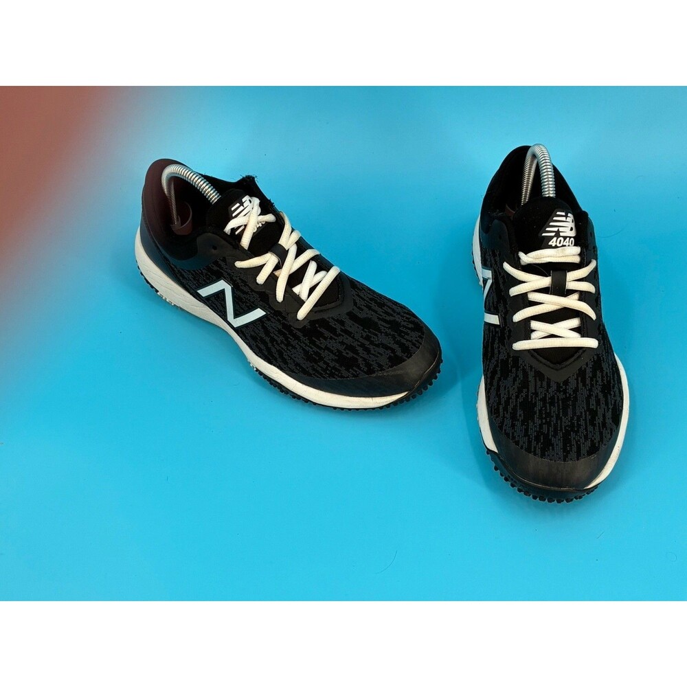 New Balance 4040 V4 Men’s Size 8 D Black White Baseball Turf Shoes T4040BK9